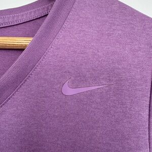 Nike Dri-FIT Purple V-Neck Athletic Tee Size Large